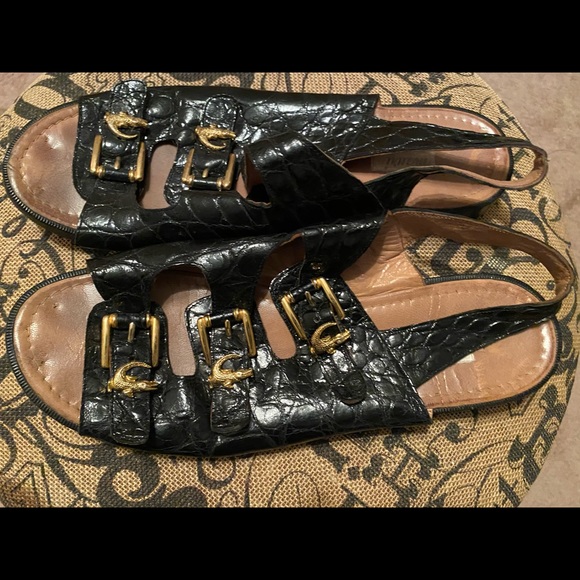 mauri gator sandals